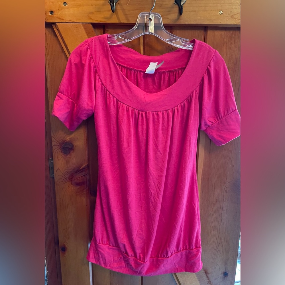 Women’s dressy blouse/top. Large. Hot pink. Gently used. Good condition
